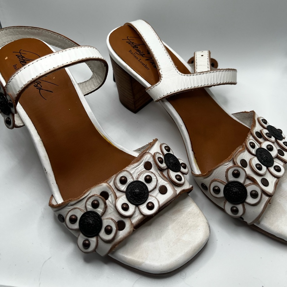 NWOT Patricia Nash Heeled Sandal size 8.5 Leona Daisy Block Heel Sandal
